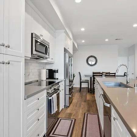 O'Side Oasis 4-Bed, 4-Bath Home